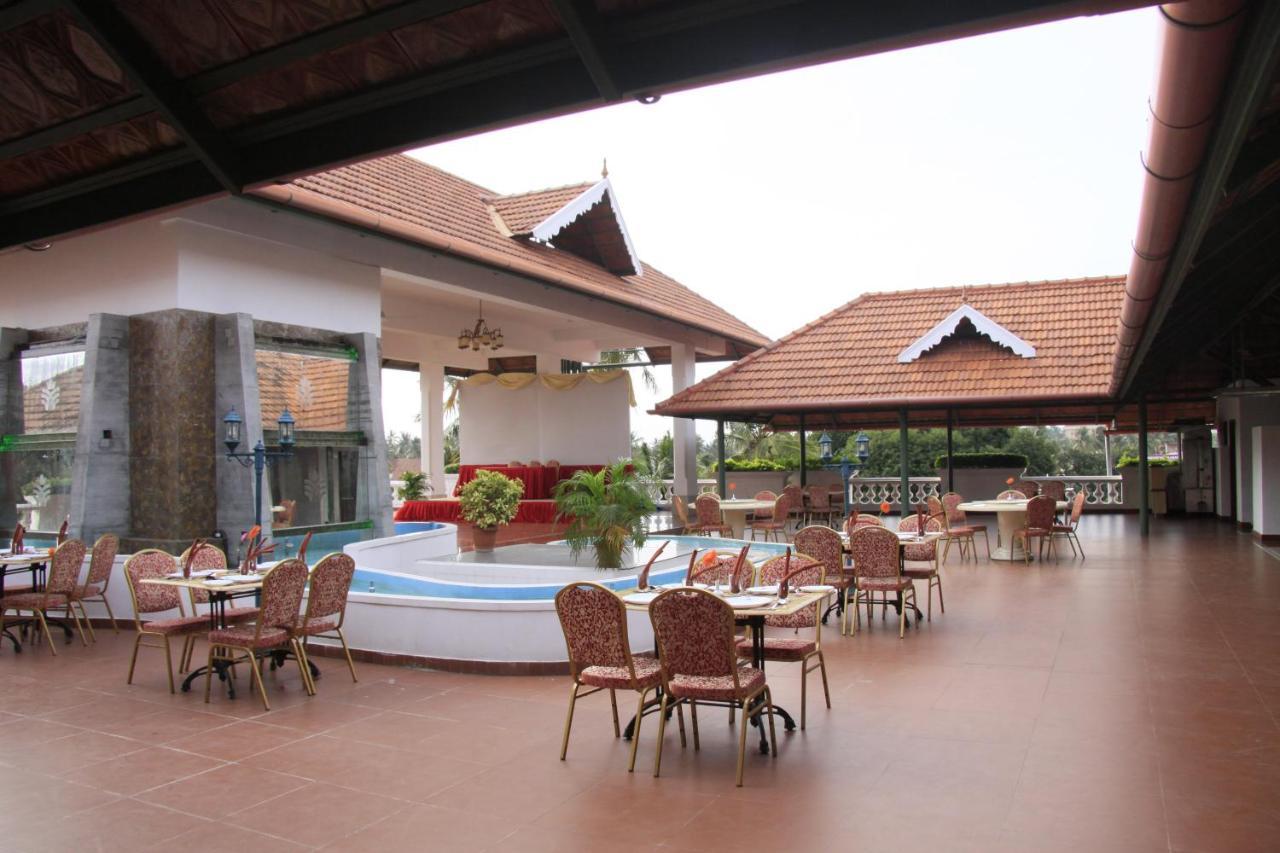 Hotel Rajadhani Thiruvananthapuram Eksteriør billede